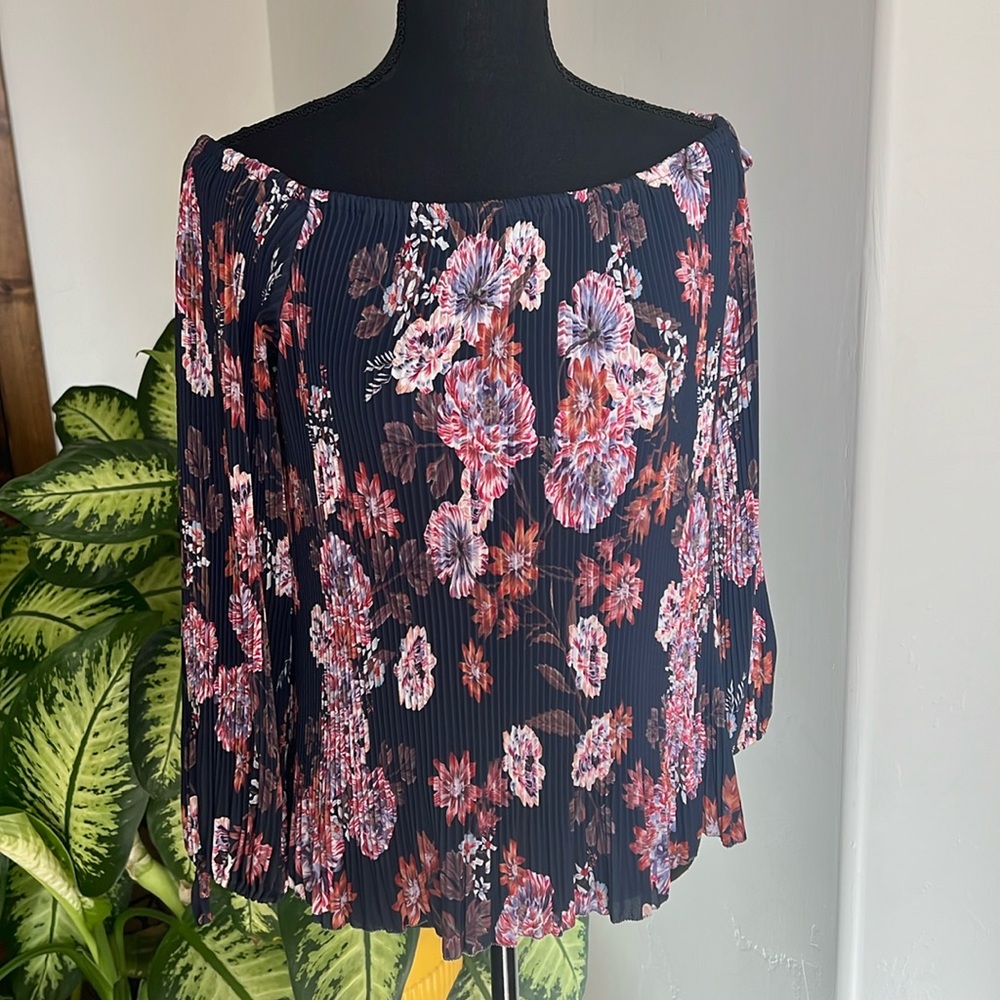 Gianni Bini pleated blouse